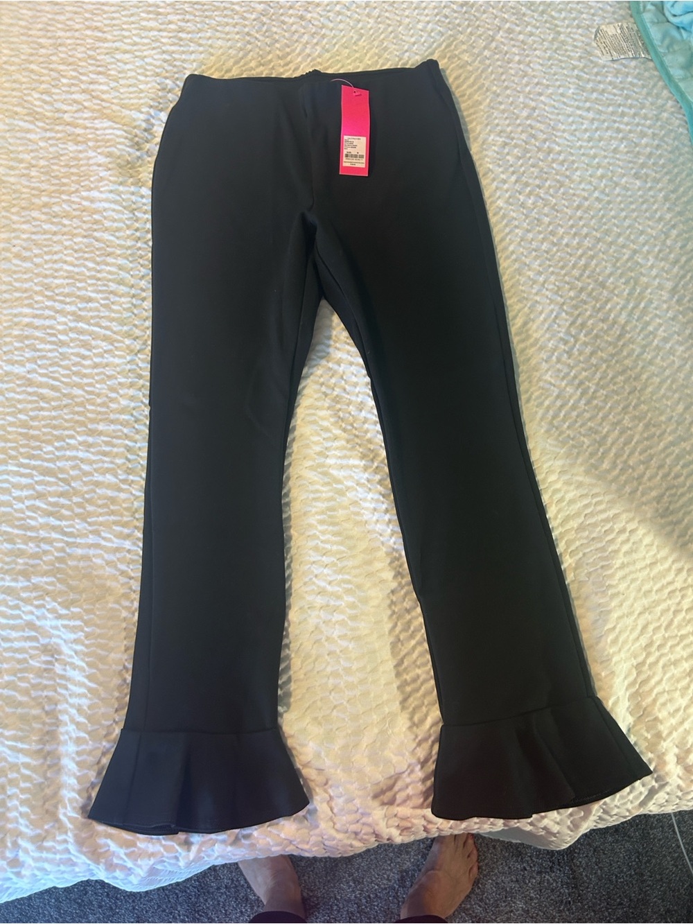 Lilly Pulitzer Nira black ruffle hem Leggings - NWT!